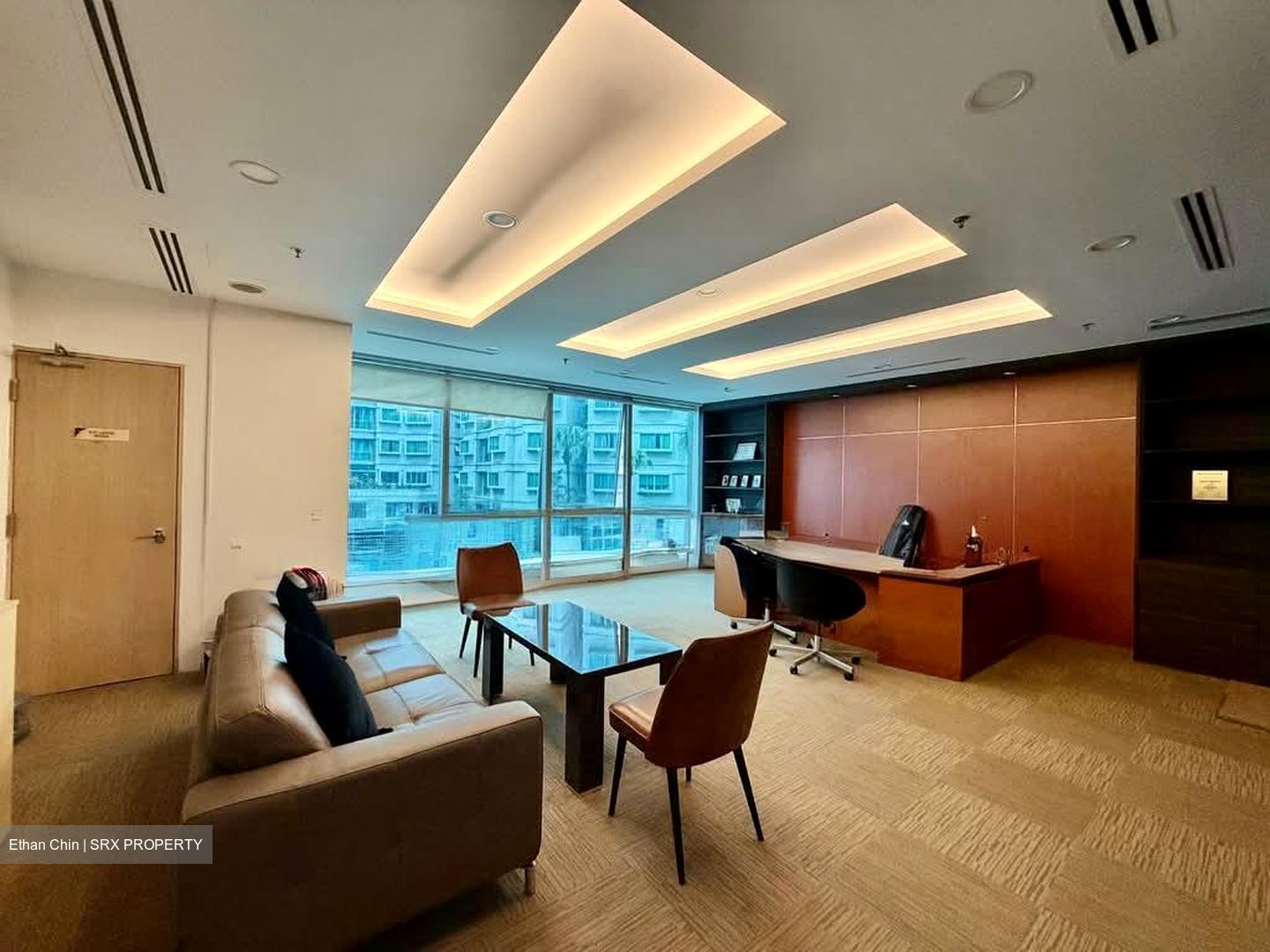 Sunshine Plaza (D7), Office #553878951
